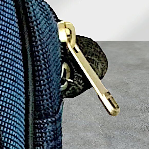 TAG Blue Carry-On Travel Tote Shoulder Bag Duffel Laptop Bag w/ Toiletry bag - Picture 10 of 10